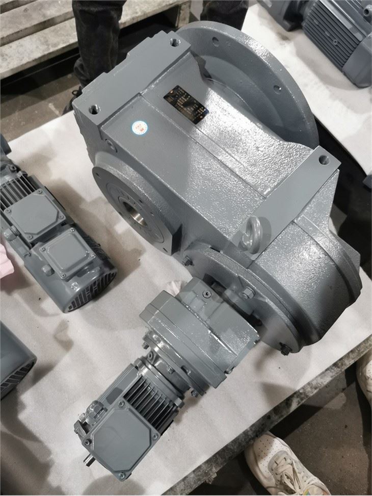 200 HP F Series Gear Units